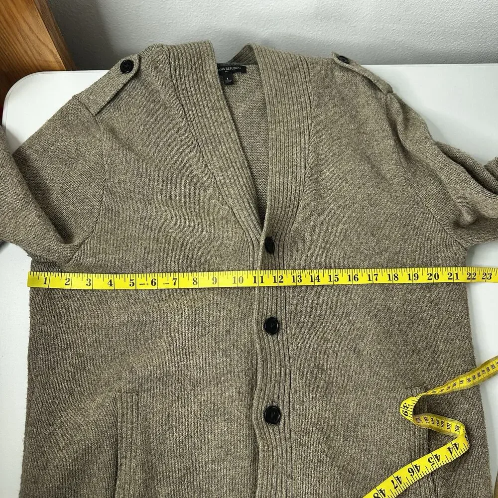 Banana‎ Republic Cardigan Sweater Mens Large Tan Epaulet Timeless Pockets